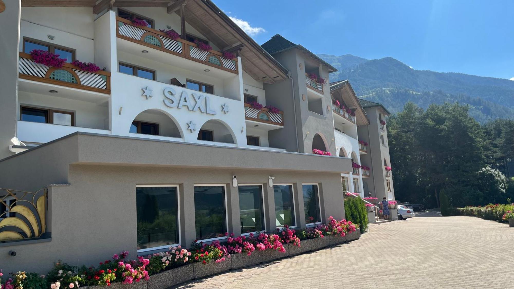 Hotel Saxl Campo di Trens Exteriör bild