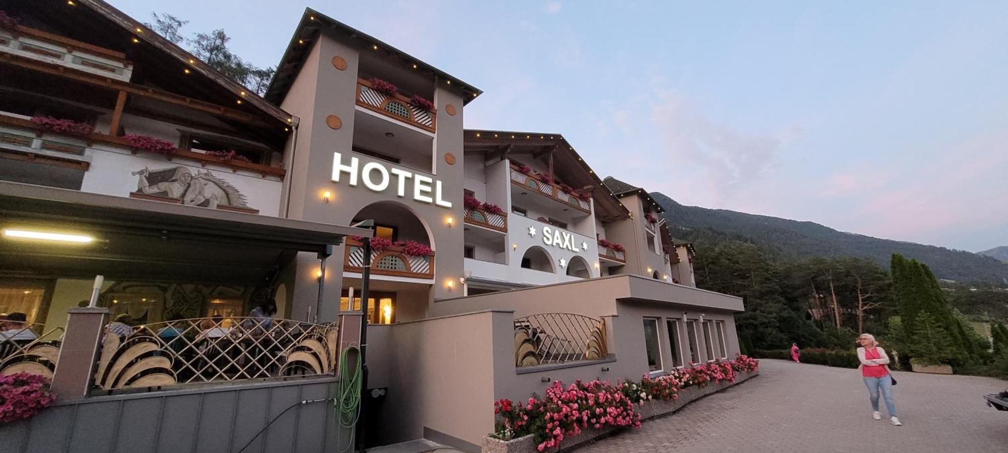 Hotel Saxl Campo di Trens Exteriör bild